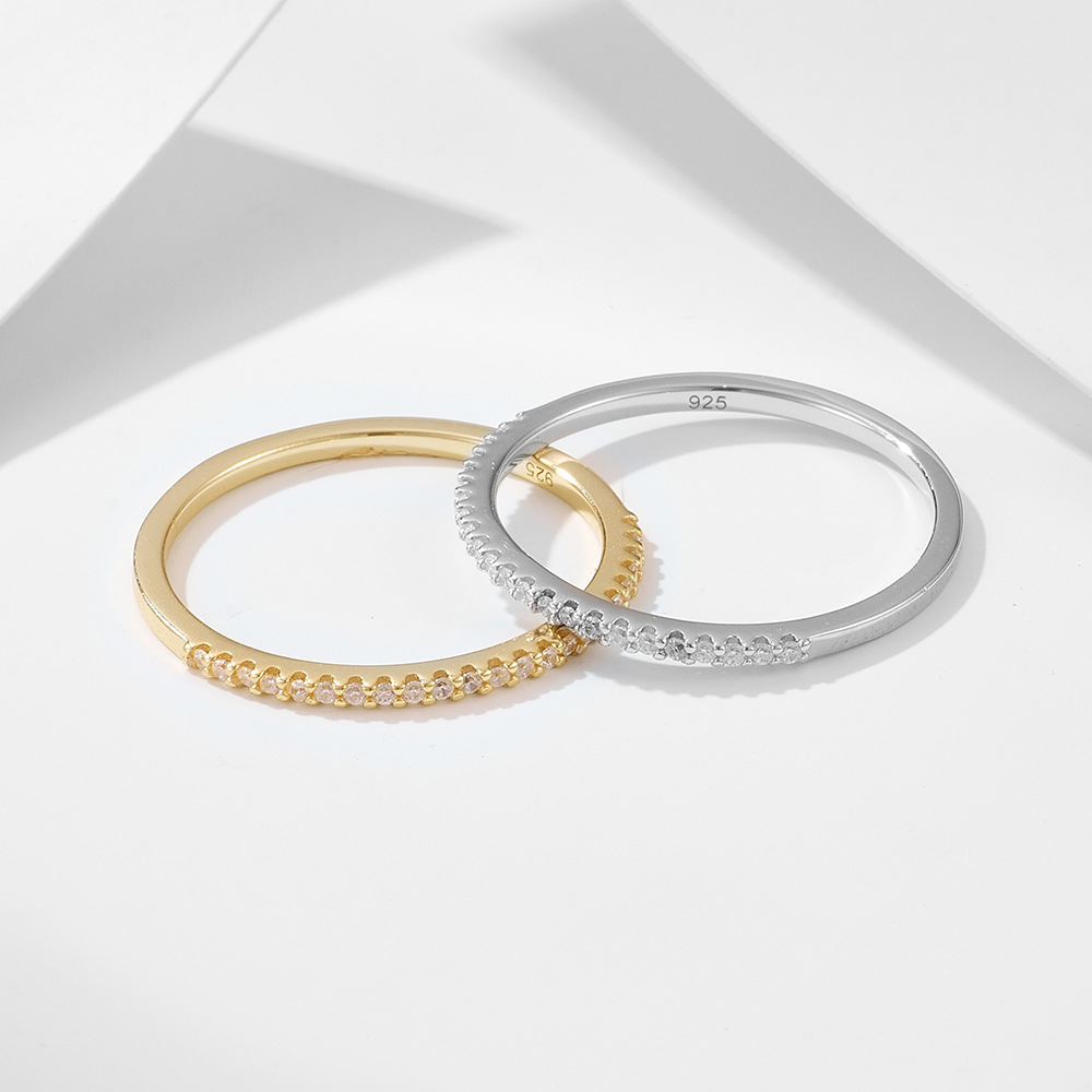 Set di anelli impilabili minimalisti con zirconi per donna_voghion.com