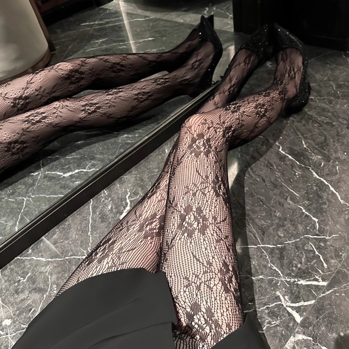 Japanese-style white lace fishnet stockings, Instagram-inspired floral vine socks, vintage vine-and-flower patterned pantyhose—women's black, ultra-thin version