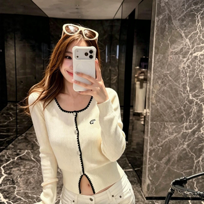New autumn/winter crochet lace knitted long-sleeved cardigan New autumn/winter crochet lace knitted long-sleeved cardigan