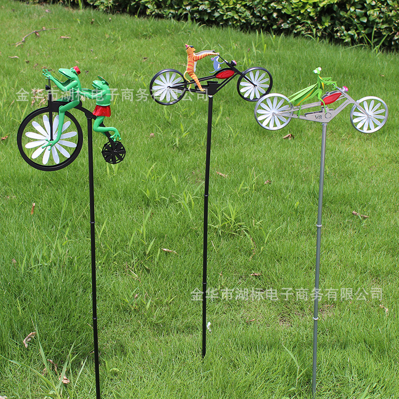 Rana vendedora caliente transfronteriza Ciclismo Bicicleta molino de viento de hierro forjado animal motocicleta jardín artesanías decorativas