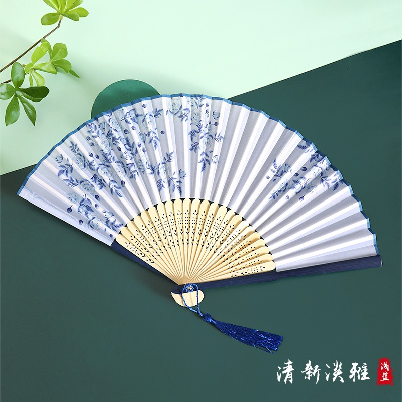 Ventilador plegable de estilo chino de verano estilo antiguo de alta gama Hanfu cheongsam abanico chino abanico de baile plegable para niños abanico de bambú