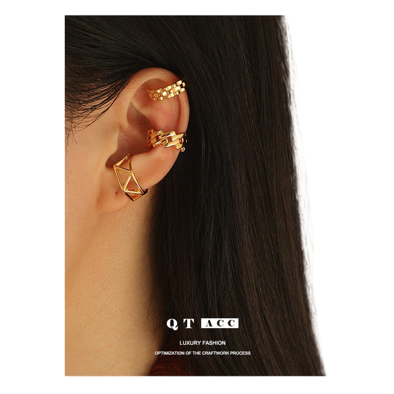 Latón chapado 18K oro real retro geométrico hueco diseño moda europea y americana temperamento earless pendientes clip de hueso del oído femenino