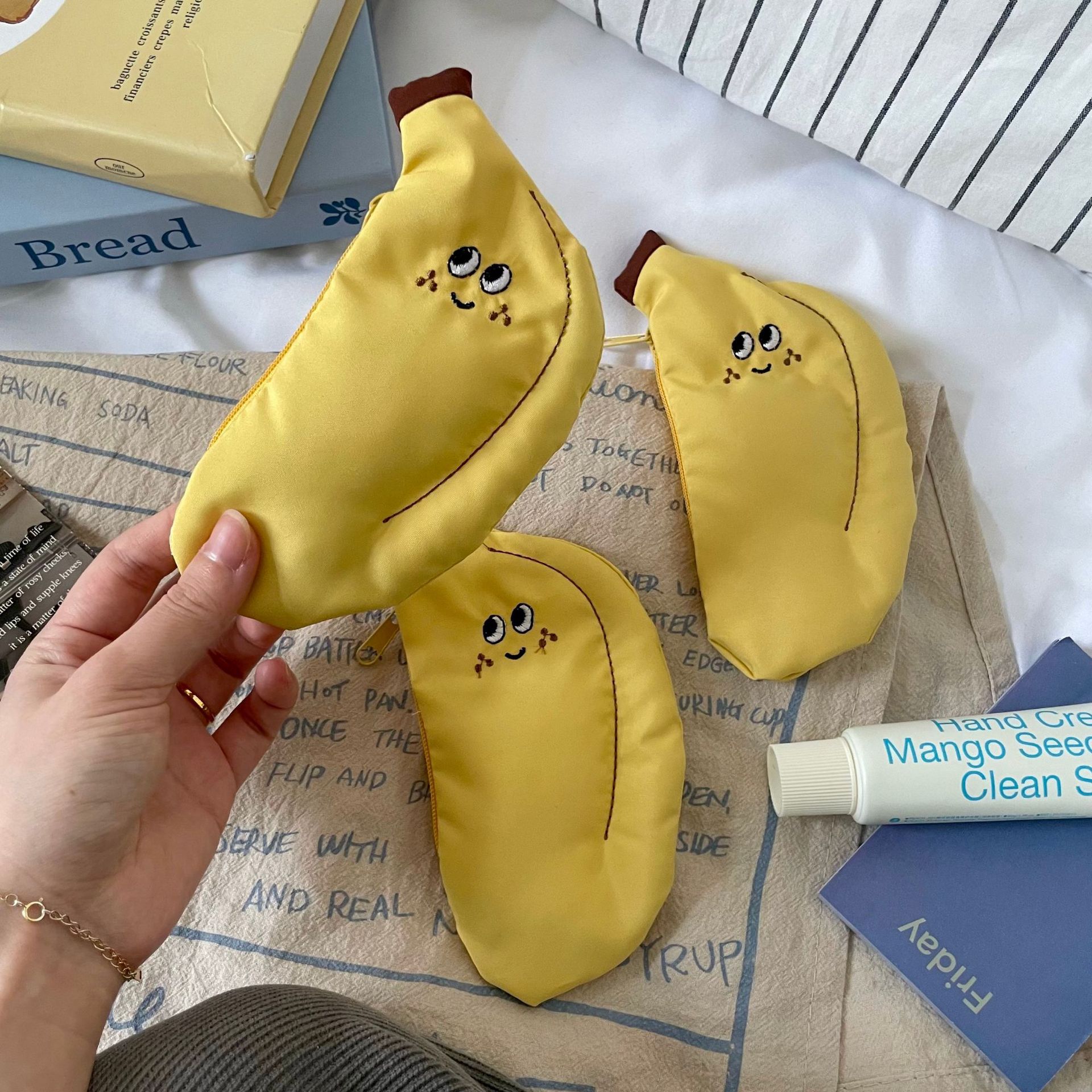 Canvas Material Unisex Cartoon Fruit Canvas Zipper Coin Purses