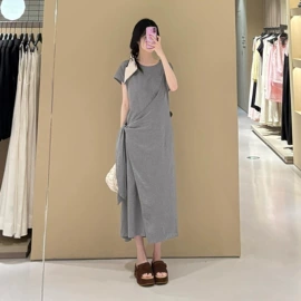 女式羊毛衫;女式毛呢外套;连衣裙