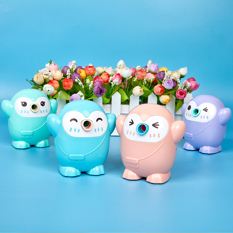 7839 Pingüino Sacapuntas Lápiz de avance y retroceso automático Sacapuntas de estilo de dibujos animados Sacapuntas de manivela para niños