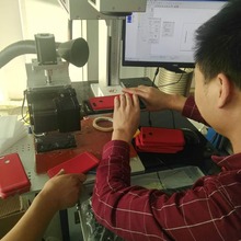 美国9.3波长三边旋转镭雕手机外壳无需药水擦拭省人工|标价为定金