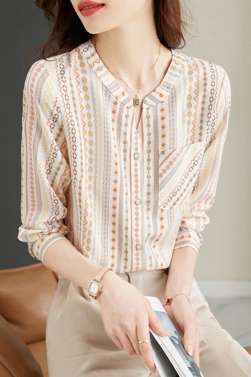 2025年秋季新款法式优雅气质条纹雪纺衬衣领口袋漂亮长袖上衣女薄