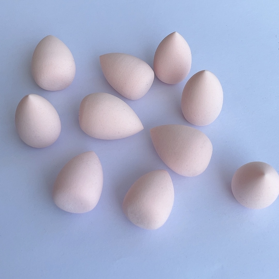 Mini esponja de belleza, pequeña esponja en forma de huevo, esponja en forma de gota de agua, mini esponja para polvo, pequeña esponja para base y corrector de comercio exterior.