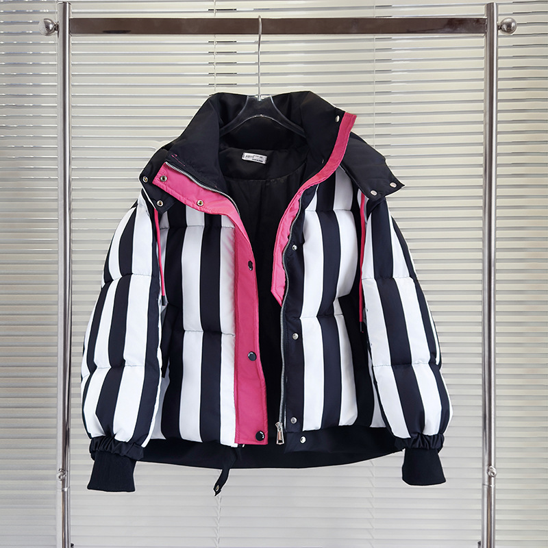 女童冬款玫红条纹连帽羽绒棉服韩版新款2026保暖面包服宽松外套潮
