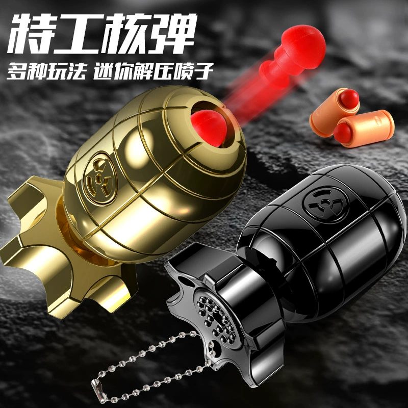 Оптовая продажа: Миниатюрный игрушечный пистолет TikTok в виде мальчика, с выбросом гильз, вращающийся, для снятия стресса, креативный брелок-подвеска