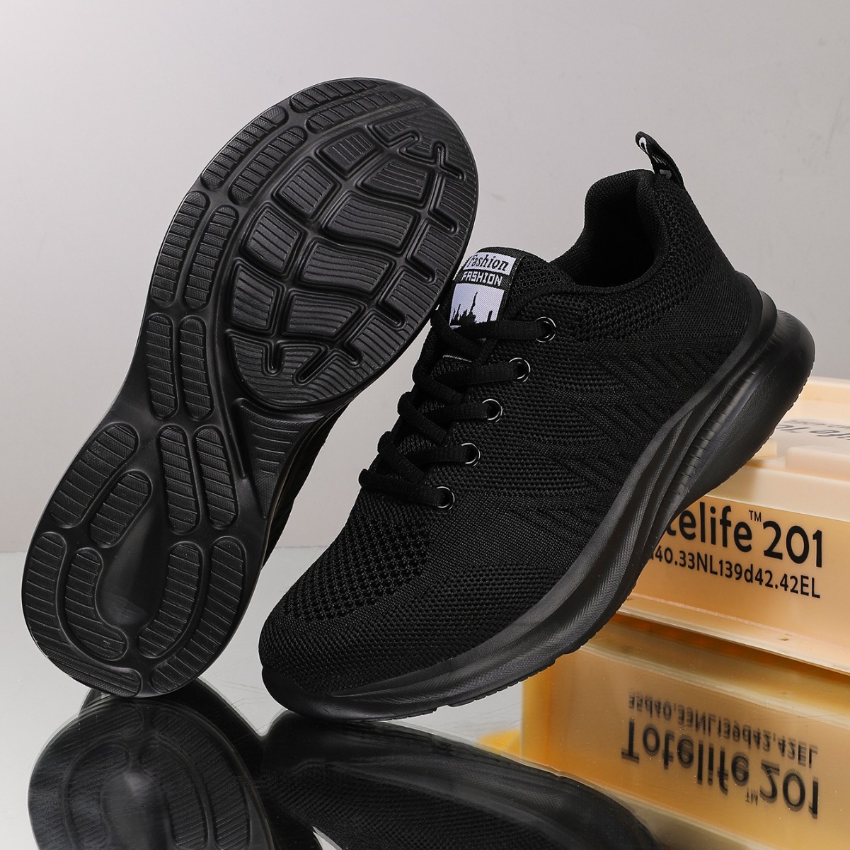 Zapatos negros de hombre de verano, zapatos deportivos transpirables de malla, primavera, zapatos de correr suaves, zapatos de viaje cómodos y casuales