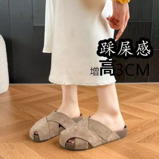 Zapatillas de verano 2026 nuevas zapatillas mueller con cinturón cruzado con boquilla de pez pisar la sensación de excremento suave de mitad de altura zapatillas de mujer