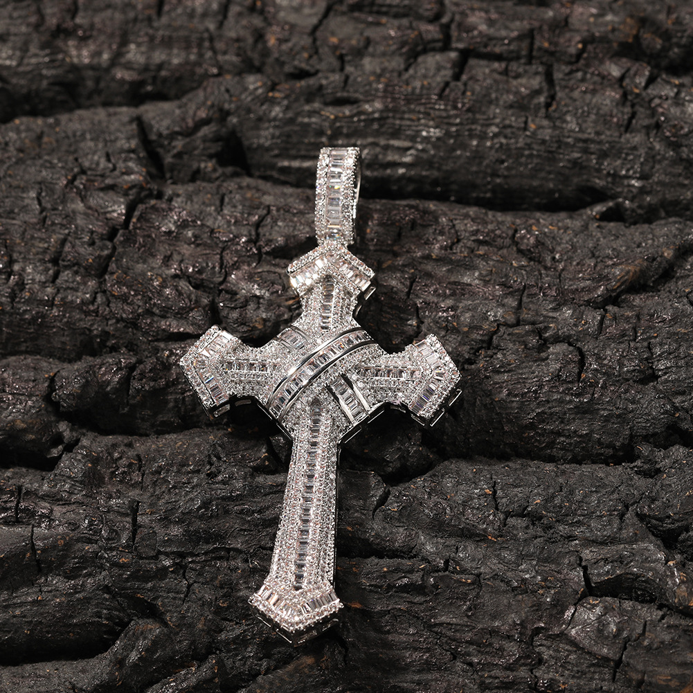 Collier tendance pour homme avec pendentif en croix en cuivre incrusté de zircons, bijou simple et personnalisé_voghion.com