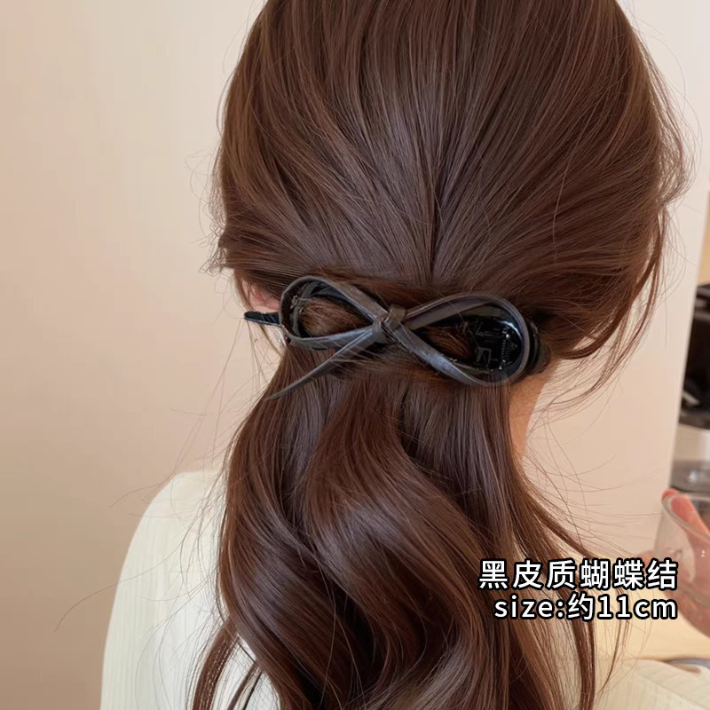 Horquilla Torsional con Lazo de Cuero, Artesanal para Mujer
