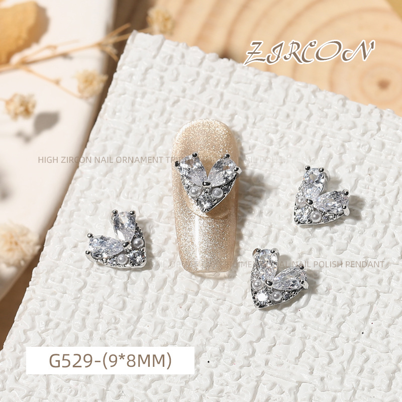 Internet Celebrity full Diamond Love circón Luz de lujo joyería de uñas perla colgante de metal en forma de corazón diamante oro plata fototerapia Decoración