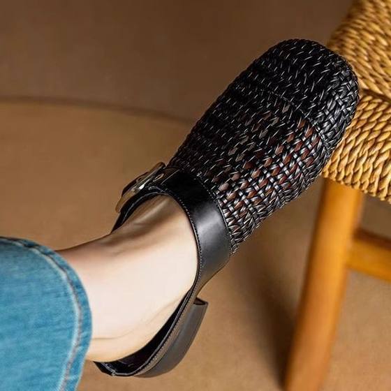 2025 New Super Fire silver Baotou Sandals and Slippers Women's Summer Wear Flat Slippers High-end Breathable Hole Shoes