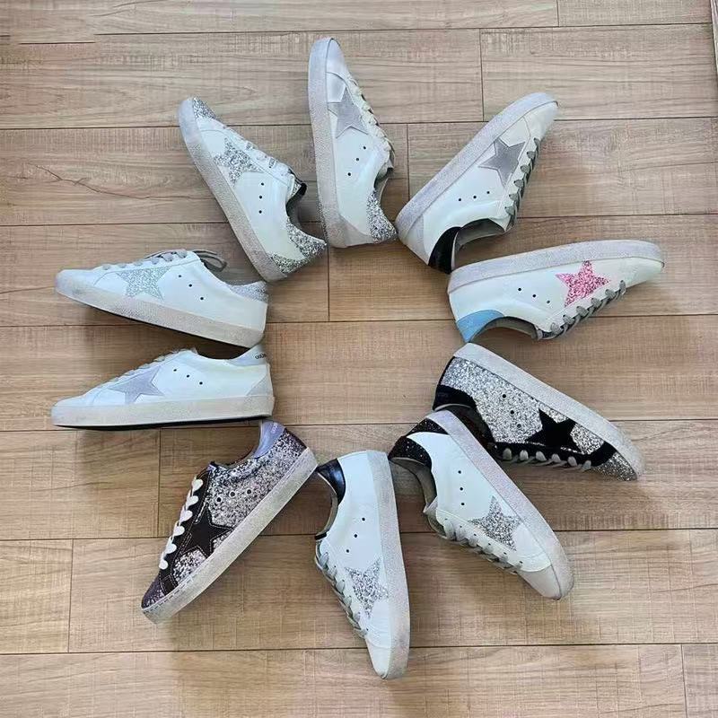 Alta versión coreana pequeños zapatos sucios mujer 2025 nuevos zapatos de cuero retro viejo plano casual estrella zapatos sucios