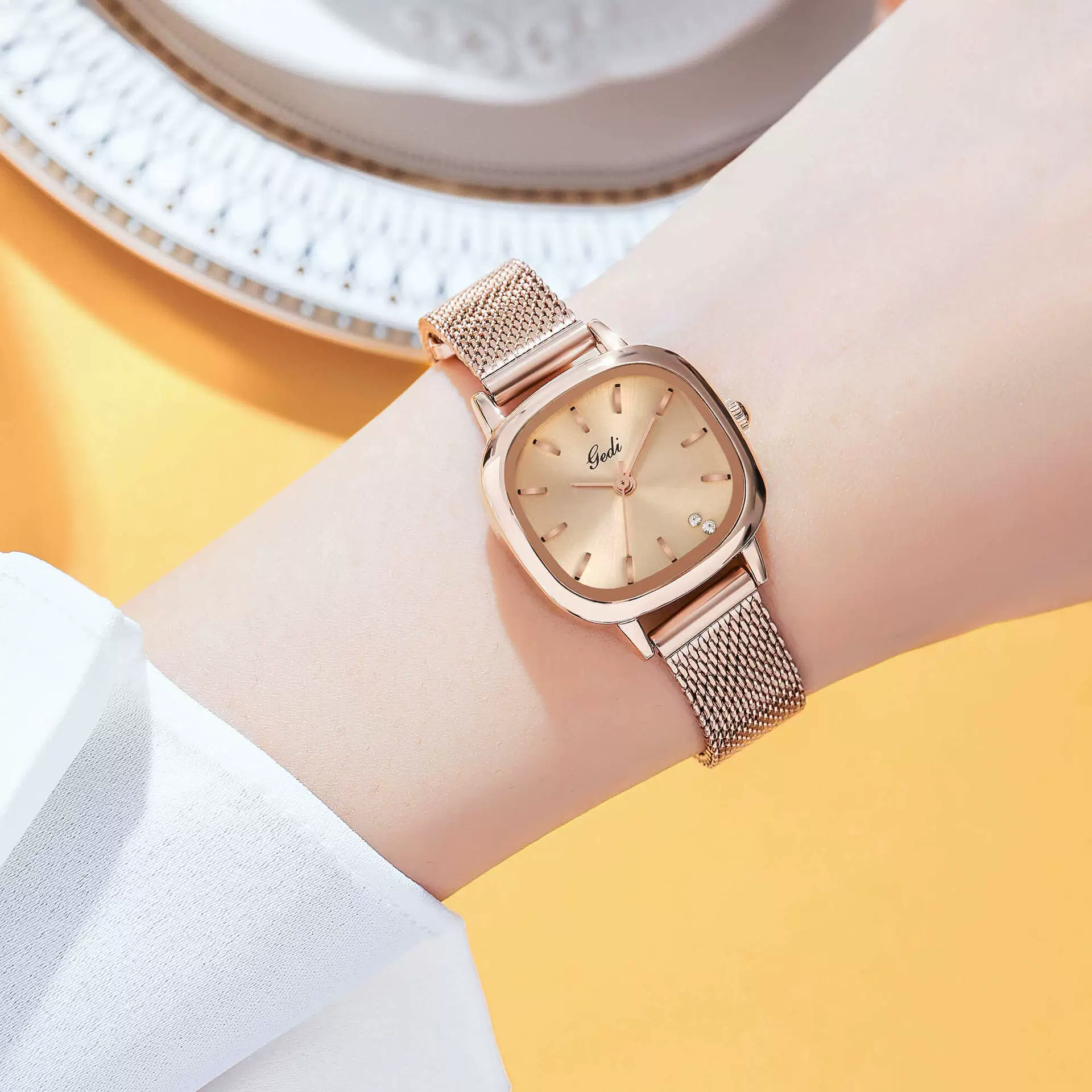 Creative quartz Japanese minimalistic waterproof watch