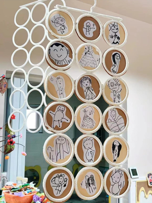 幼稚園美工区装飾ペンダント材料展示棚手作りdiy作品展示区コーナーエリア配置|undefined