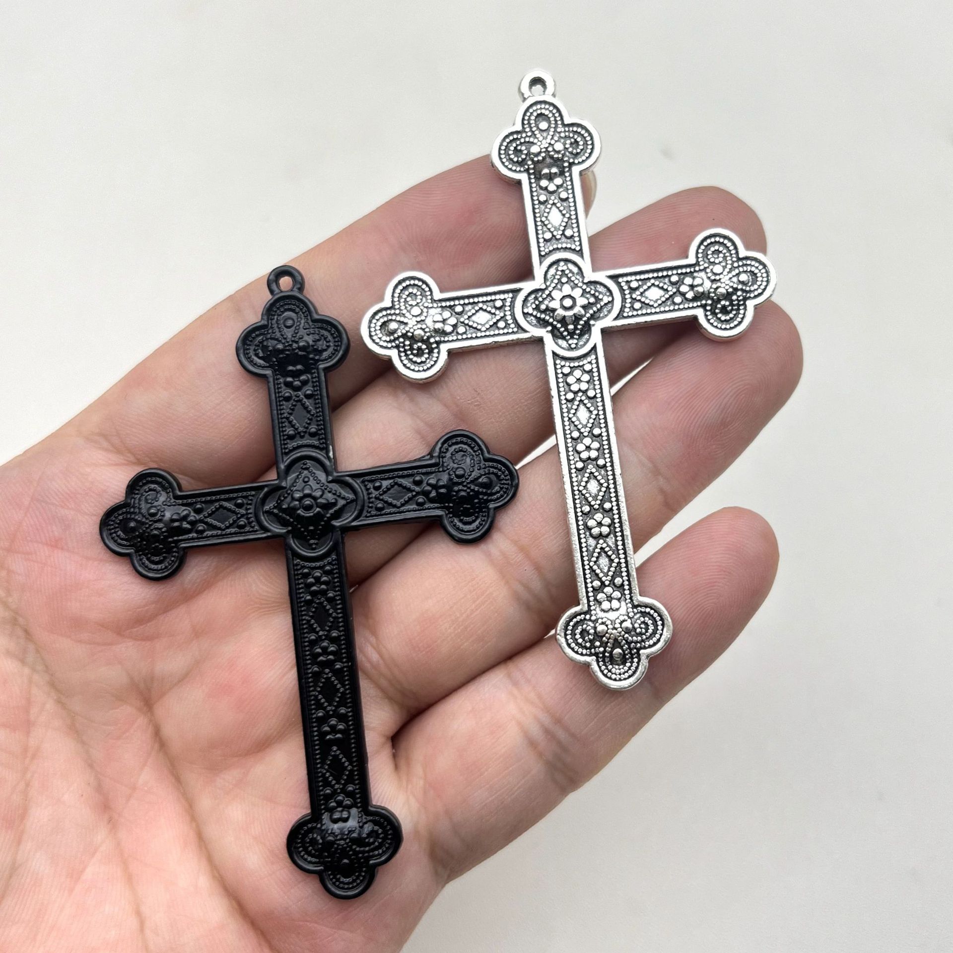 Fashionable trend retro pendant