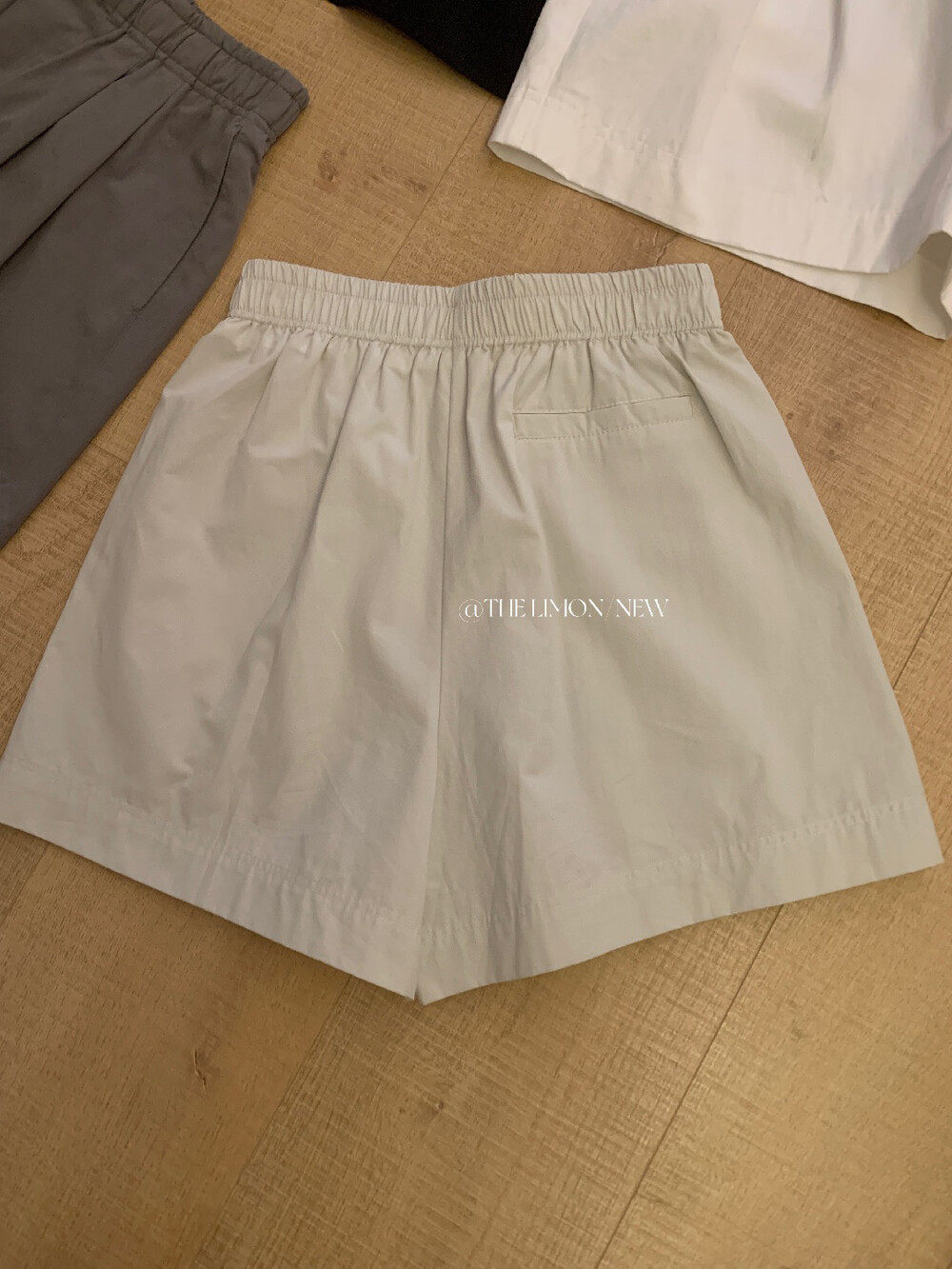 Quần short nữ cạp cao ống rộng phong cách Hàn Quốc, thun lưng co giãn, dáng suông thoải mái — xám đậm, màu đen, xám nhạt, màu trắng chi tiết 13