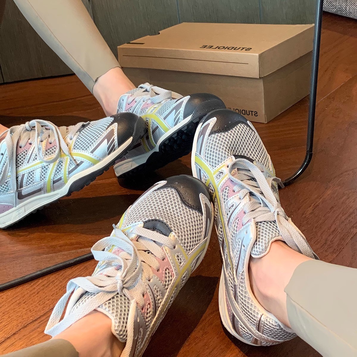 Grape Mom studiolee nuevo estilo deportivo americano costura de malla de todo fósforo color de contraste zapatos de papá primavera para mujer