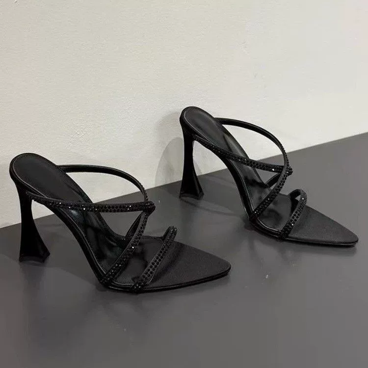 Brown summer sandals with a strap, slippers