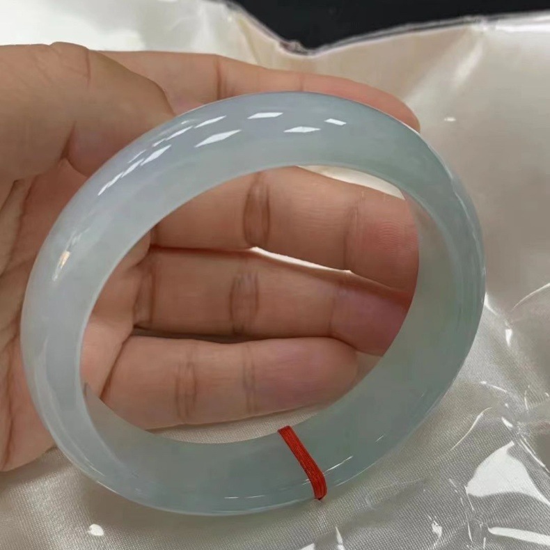 Vòng tay ngọc bích Miến Điện màu xám khói cao cấp chi tiết 3