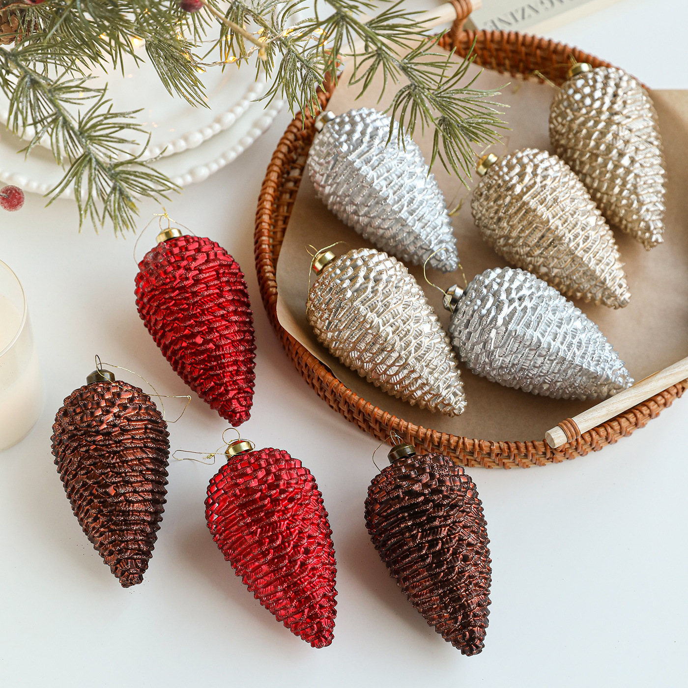 Polvo adhesivo de plástico transfronterizo color pino de bellota caja de polvo adhesivo de árbol de Navidad colgante decoración de escena colgante