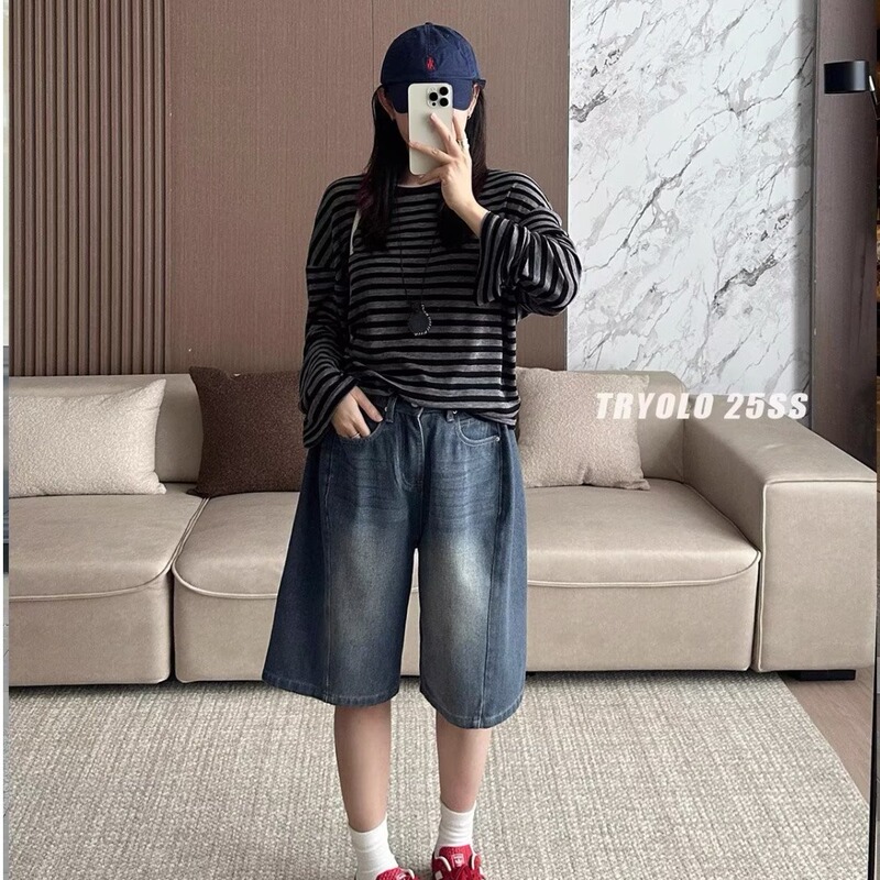 Trendy Straight-Leg Denim Shorts for Women, Summer 2025 New Loose Design, Petite High-Waisted Knee-Length Shorts Trendy Straight-Leg Denim Shorts for Women, Summer 2025 New Loose Design, Petite High-Waisted Knee-Length Shorts
