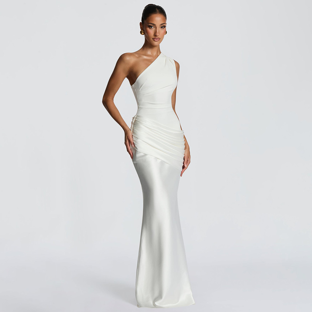 Abito da sera in raso monospalla elegante e attillato donna_voghion.com