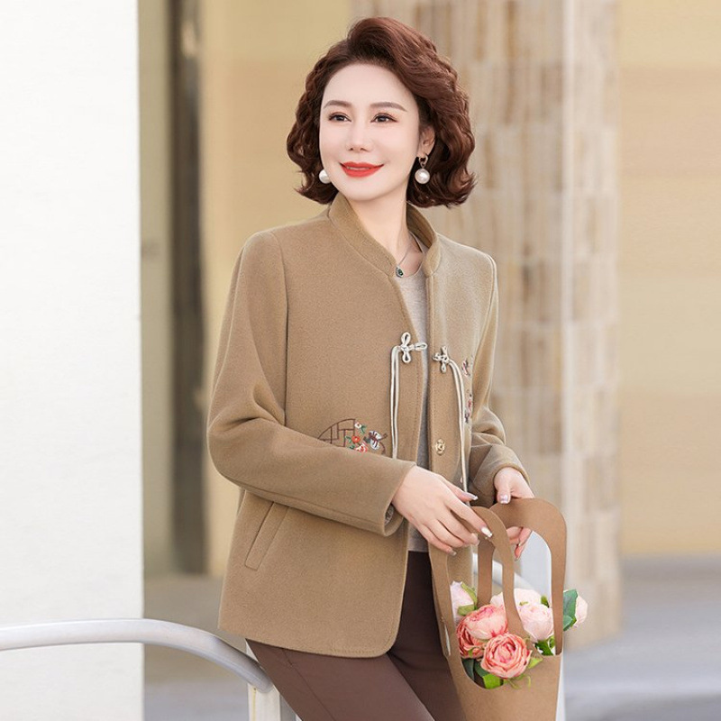 小个子妈妈秋装新款双面呢外套短款中老年女士春秋毛呢大码上衣薄|undefined
