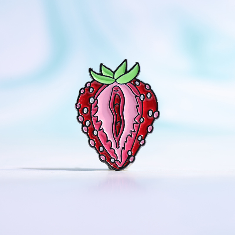 Cartoon Style Cute Sweet Fruit Strawberry Zinc Alloy Plating Unisex Brooches display picture 4