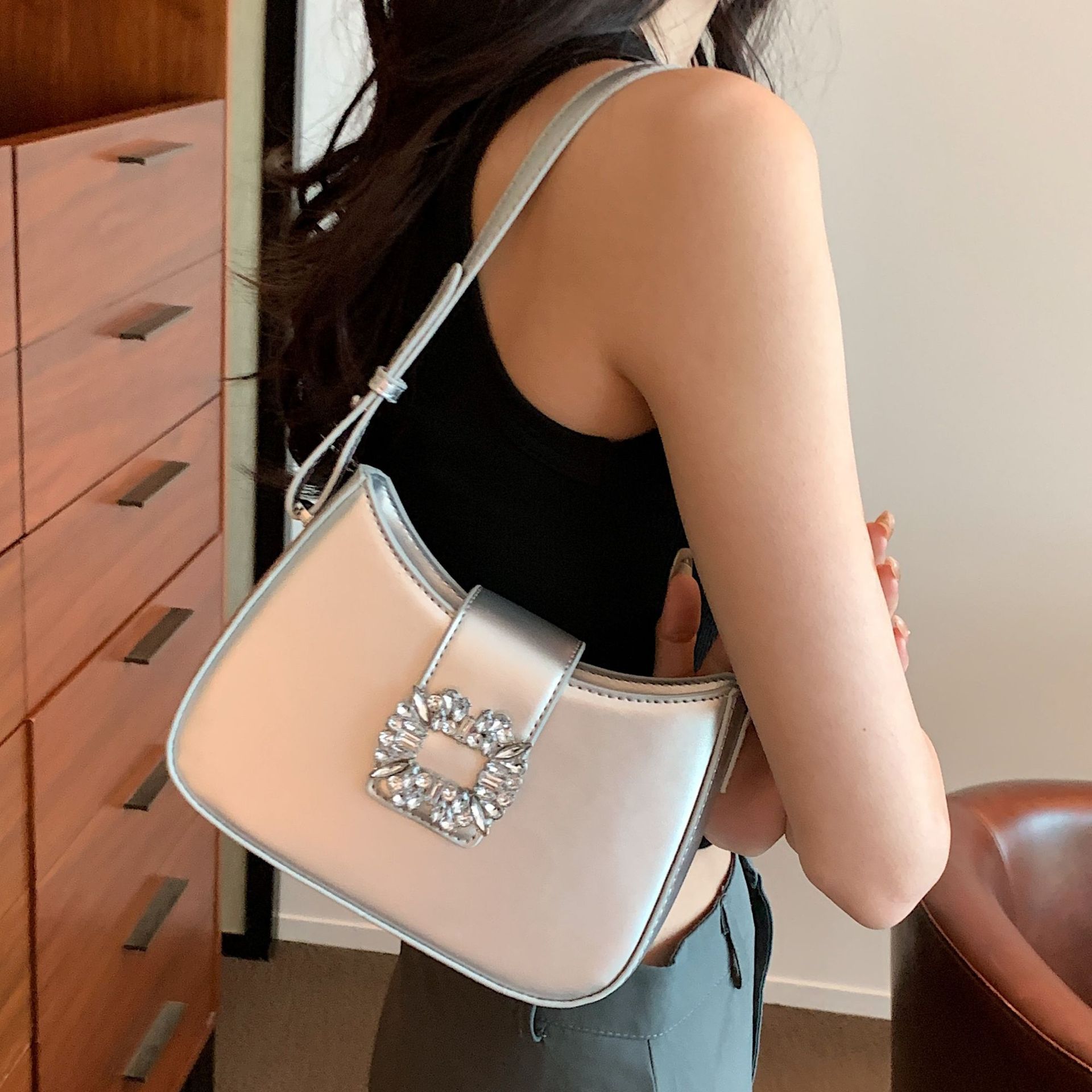 

summer fashion underarm bag for women 2023 new fashion niche advanced sense stick bag versatile one shoulder crossbody bag