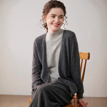 秋冬季时尚通勤百搭软糯舒适显瘦女洋气新款羊绒开衫半高领假两件