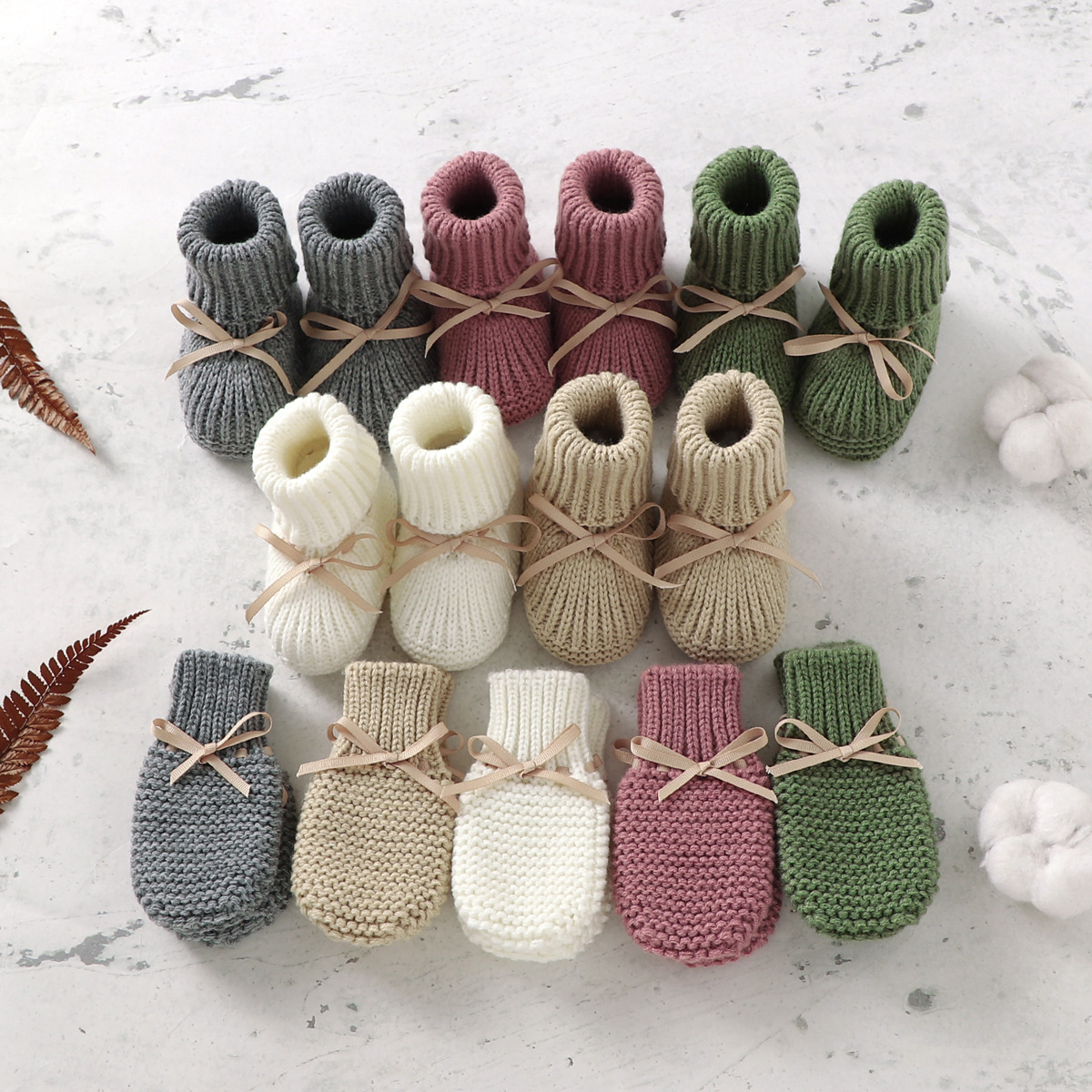 Baby Gloves and Shoes Set Color 1