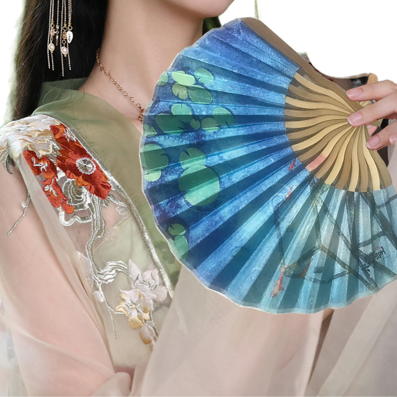 Abanico de concha personalizado a granel boutique S abanico de cuchillo de dragón de hueso accesorios Hanfu recuerdos escénicos abanico plegable abanico de regalo