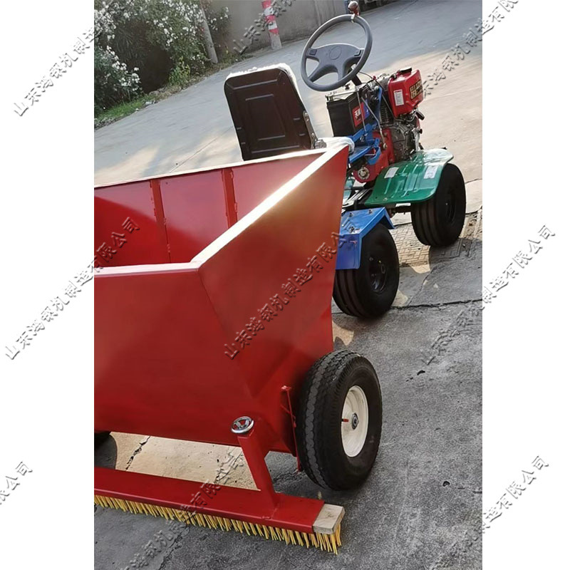 螺杆升降座驾式冲砂梳草机 自动下沙草坪梳理机 牵引式草皮清理机