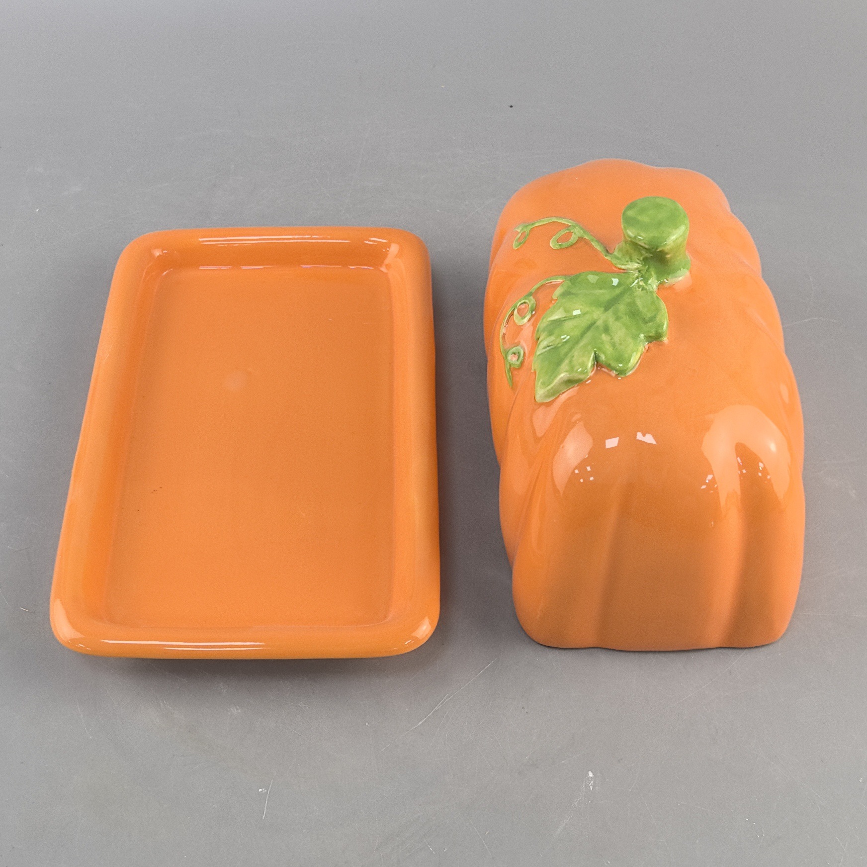 Creatividad transfronteriza de Halloween cerámica calabaza forma caja de pan cerámica artesanía pan pastel dulces platos de frutas