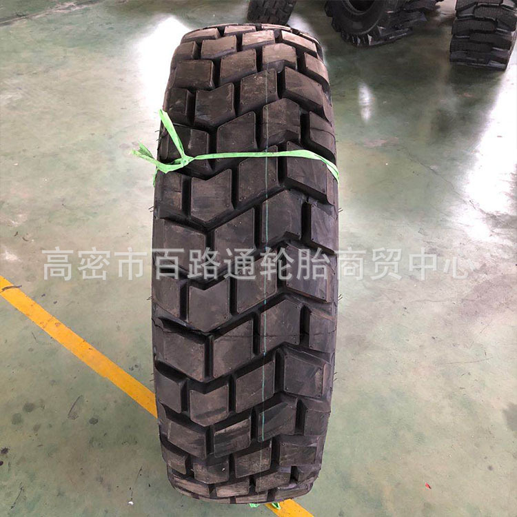 批发12.5R20越野卡车轮胎加强真空有内炮车轮胎