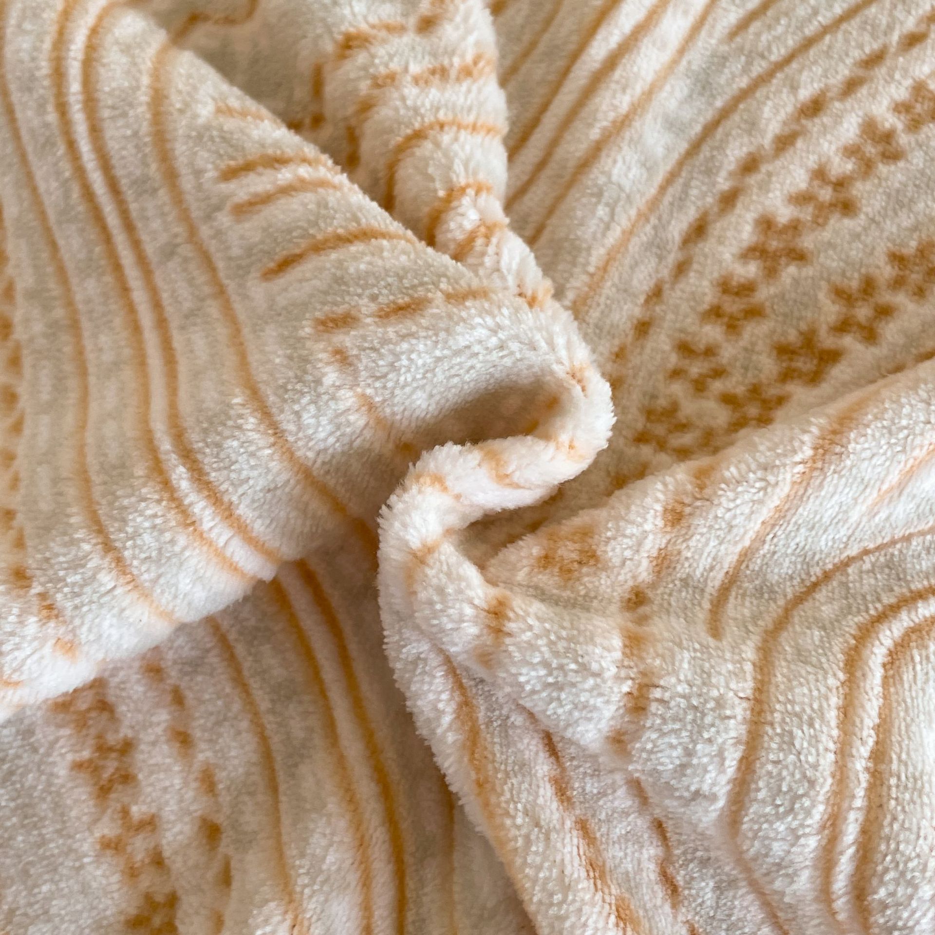 Luxe vierdelige beddengoedset van melkfluweel voor de winter_voghion.com