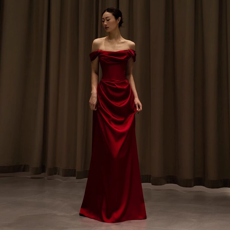 Off-shoulder toast dress high-grade bridal engagement dress small tail slimming temperament wine red satin dress