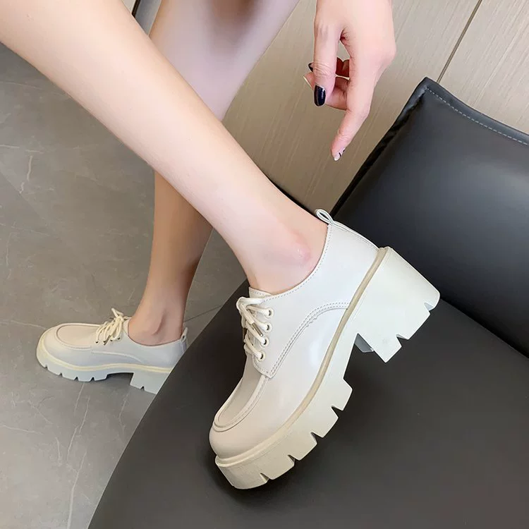 Мокасины на толстой подошве в студенческом стиле, однослойные туфли на толстом каблуке, женские новые повседневные маленькие кожаные туфли из губки, универсальная британская женская обувь, 2023 год