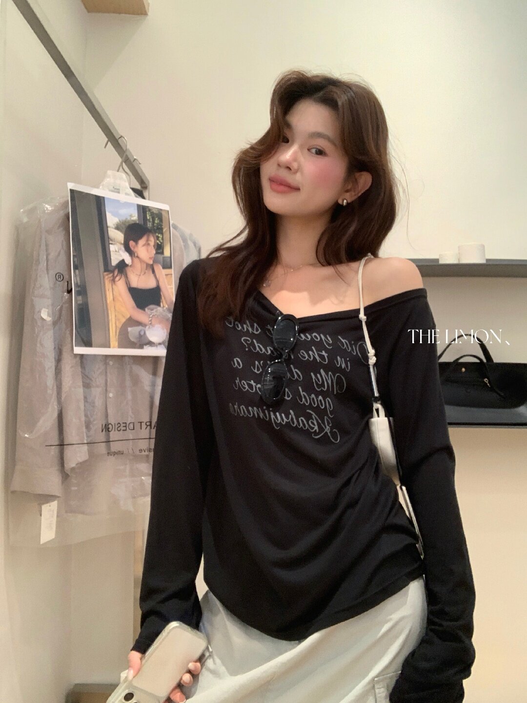 Áo thun nữ tay dài cổ tròn in chữ, phong cách Hàn Quốc, chất liệu cotton thoáng mát — màu đen, màu trắng, màu xám, màu vàng chi tiết 72