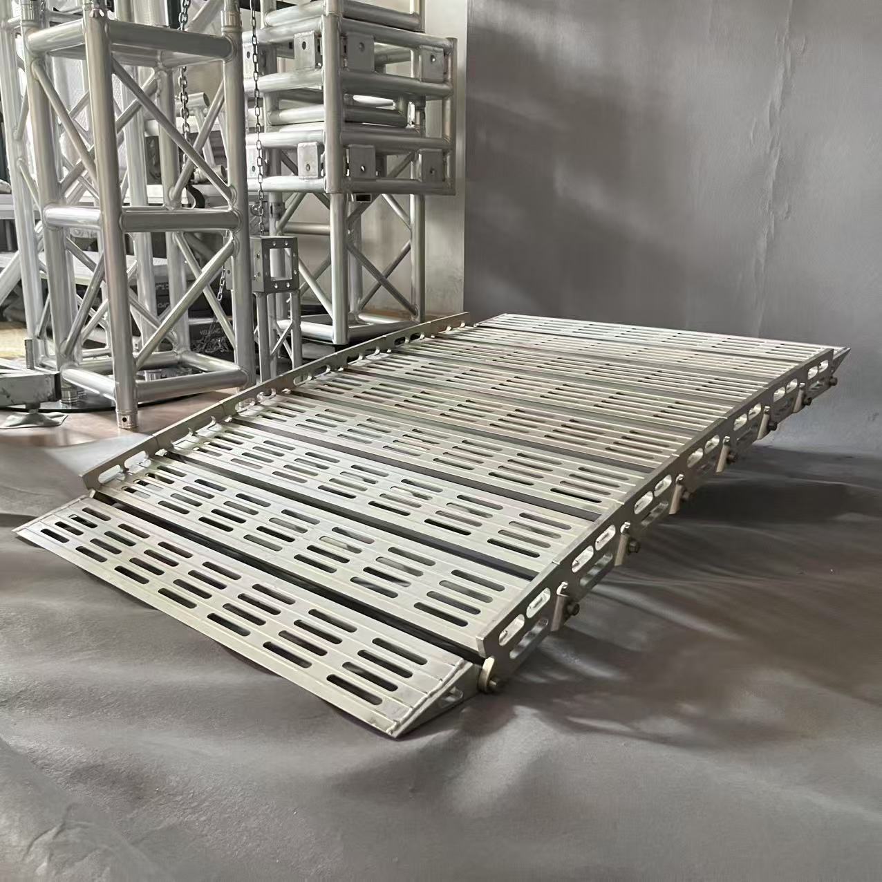 Cargador y descarga de aluminio Artetería Estante de armadura Escalera de carrete Estante de carga Escalera de perfil de aluminio Estante de escalera de camión