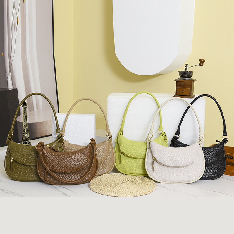 Cross border foreign trade autumn and winter 2024 new fashion trend woven double layer shoulder bag messenger bag underarm bag female Bags_voghion.com