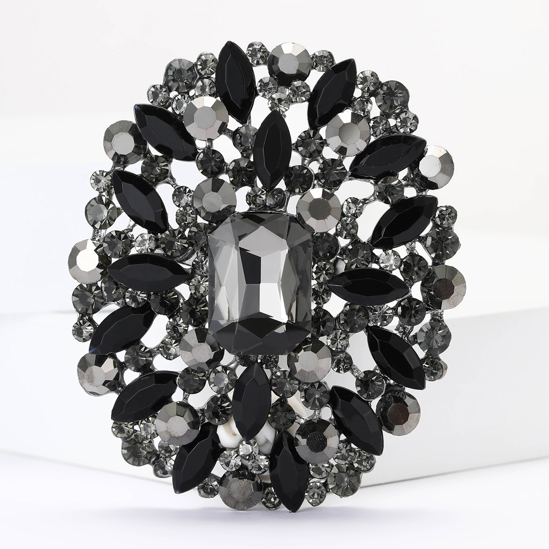 66g Weight Rhinestones Inlay Material Brooches Classification Business, Date, Cocktail Party Occasion Alloy Material Geometric Pattern All Seasons Season Women's Gender Retro Style Retro Pin Geometric Alloy Rhinestones Women's Brooches 7