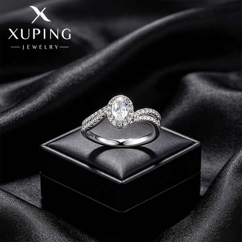 Xuping lujoso diseño ligero anillo de diamante de aleación de apertura de alta calidad anillo de moda personalidad anillo de novia