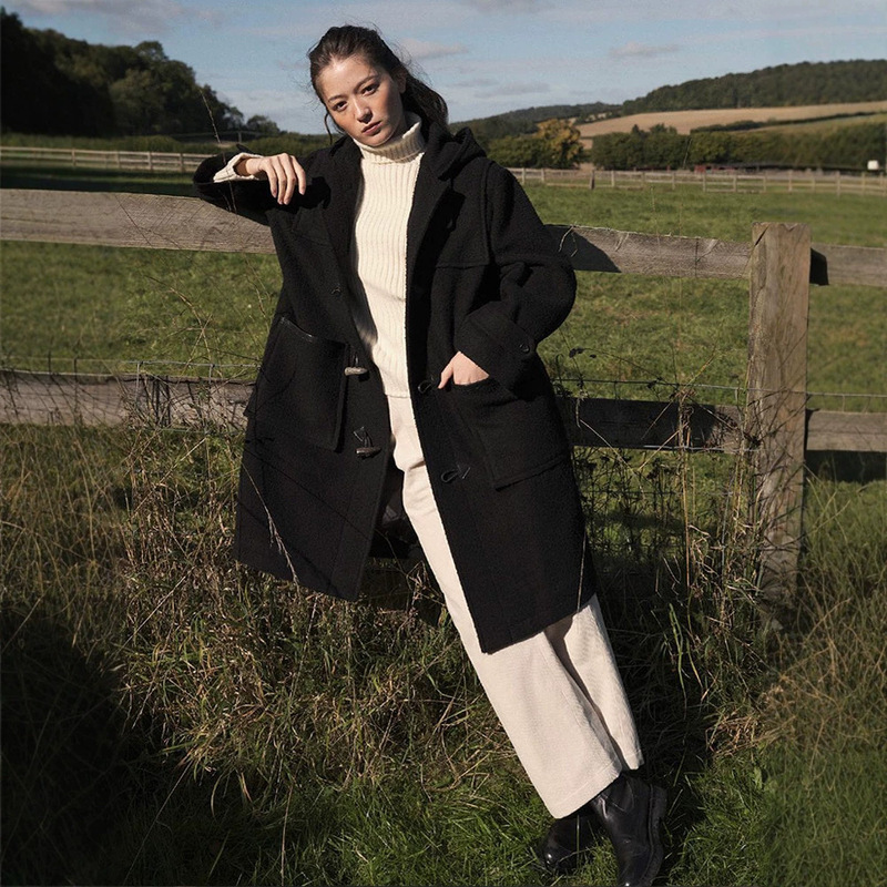 In-stock Urbanic30 hooded coat with horn buttons for women, new winter Korean-style loose mid-length woolen coat
