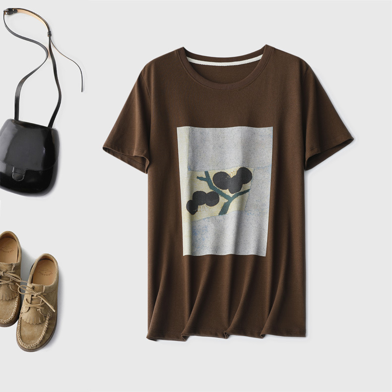 I Highly Recommend This Artist-Designed Hand-Painted T-Shirt. the Vintage Deep Brown Color Really Makes Your Skin Look Fairer, and the Pattern Is so Stylish